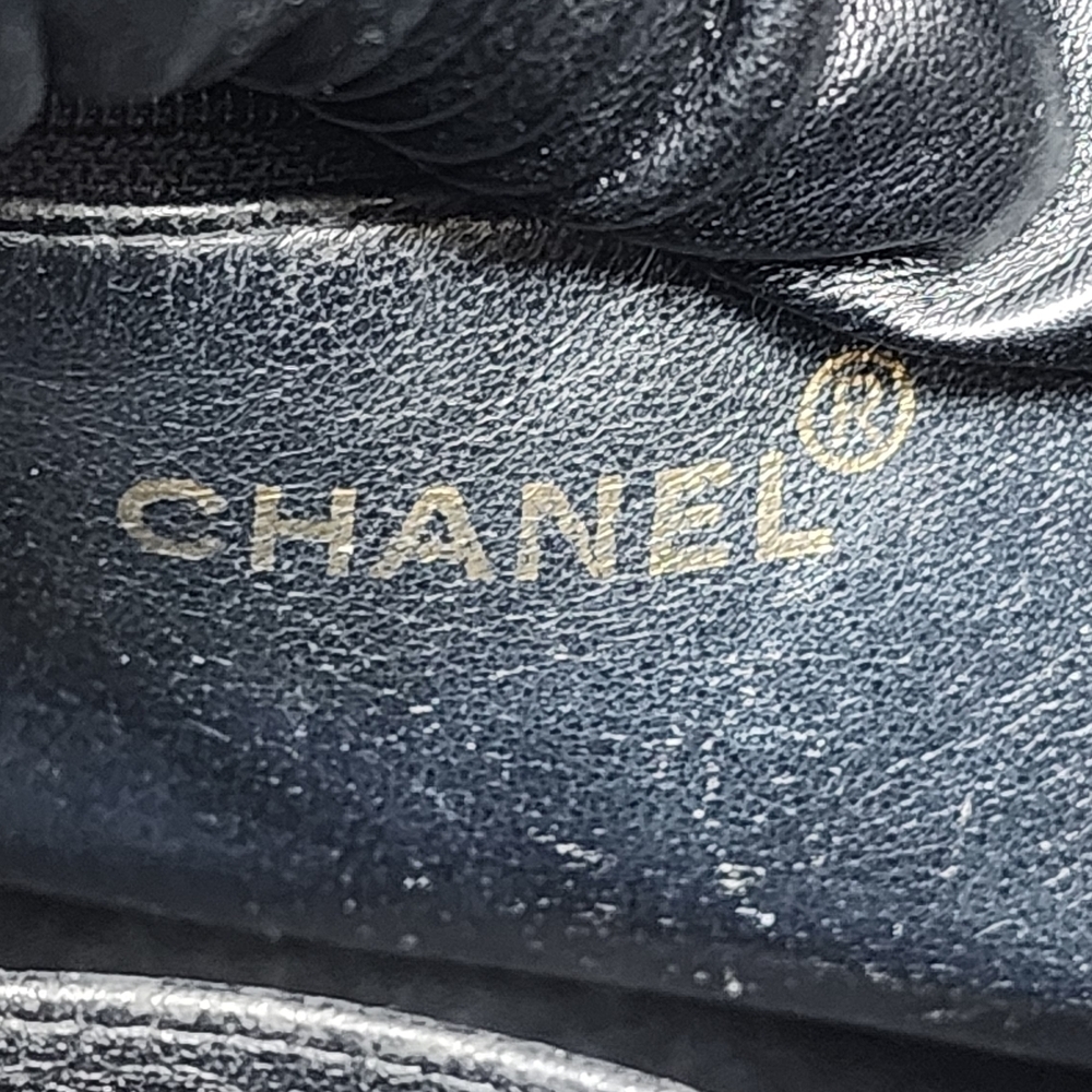 CHANEL Caviar Maidallon Bag - Picture 11 of 15